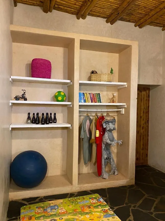 Farm Villa With Pets Εσαουίρα 0*,
