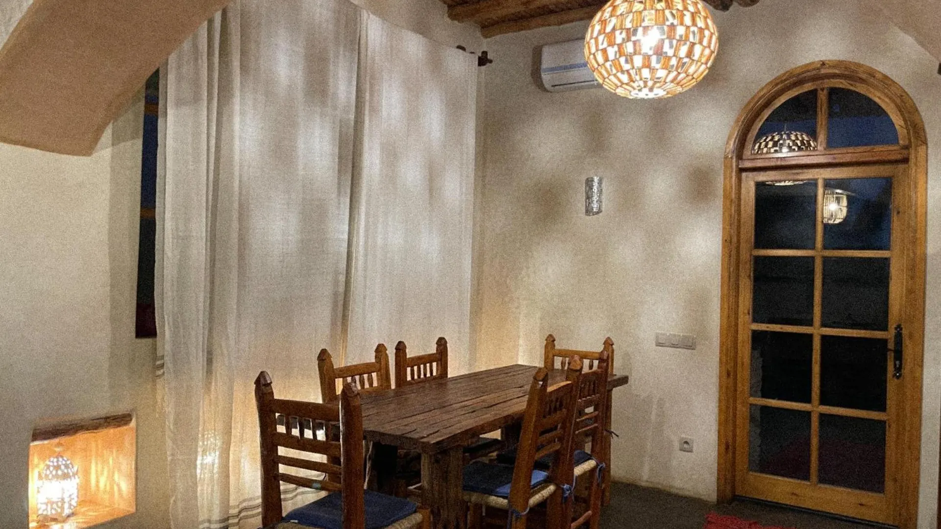 Farm Villa With Pets Εσαουίρα